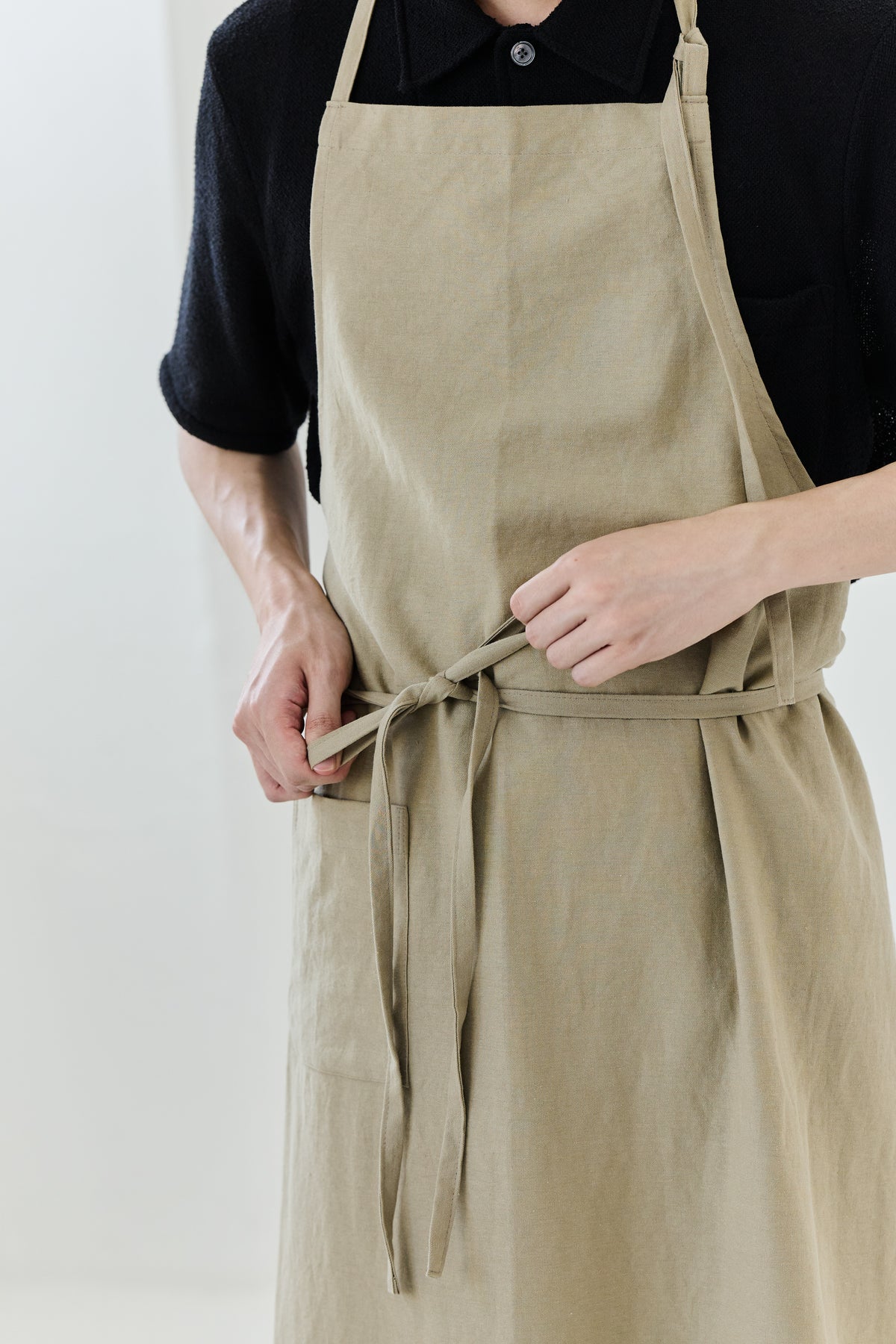 LONG APRON