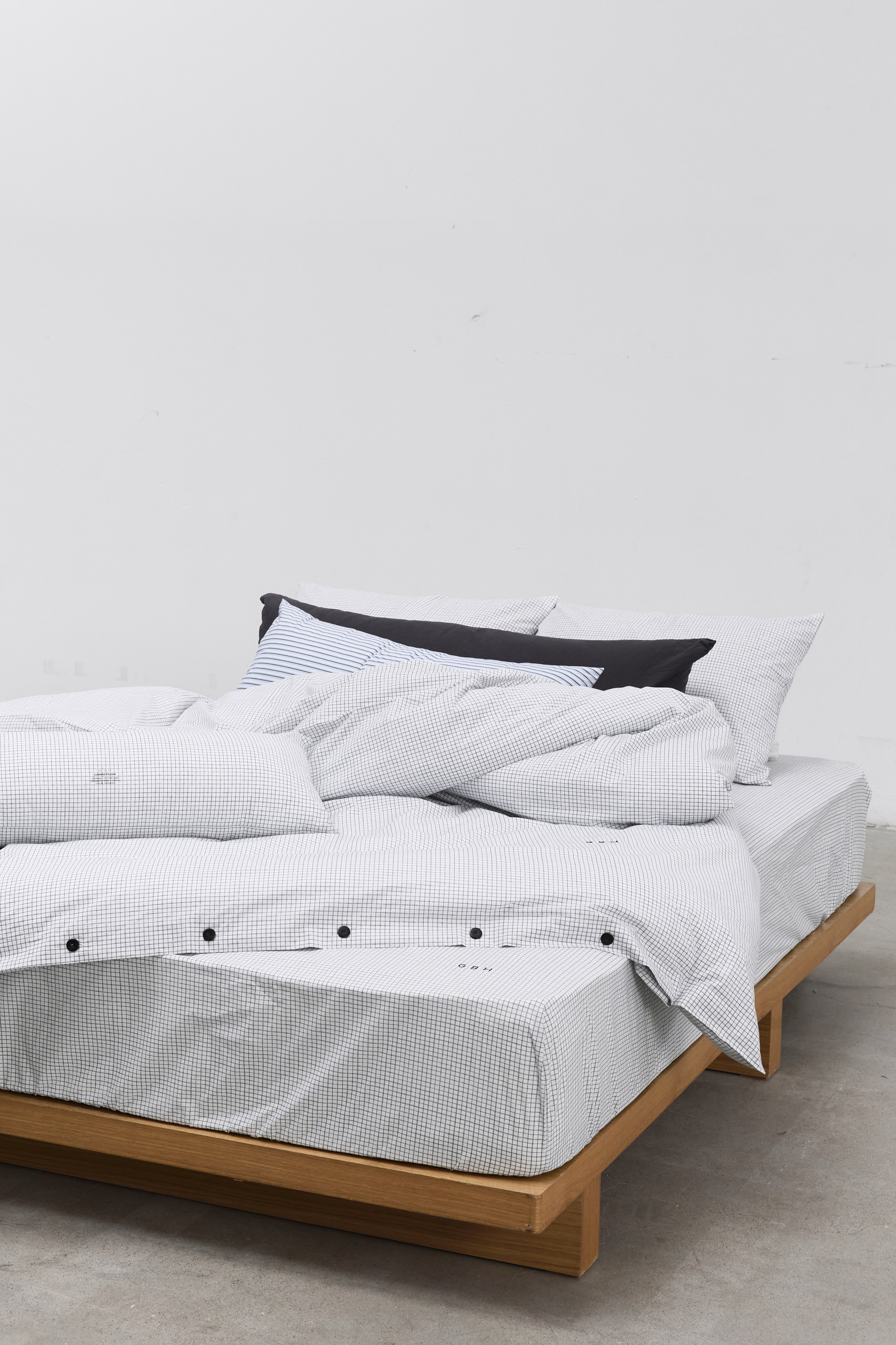 FITTED SHEET / 9 COLORS / 2 SIZES
