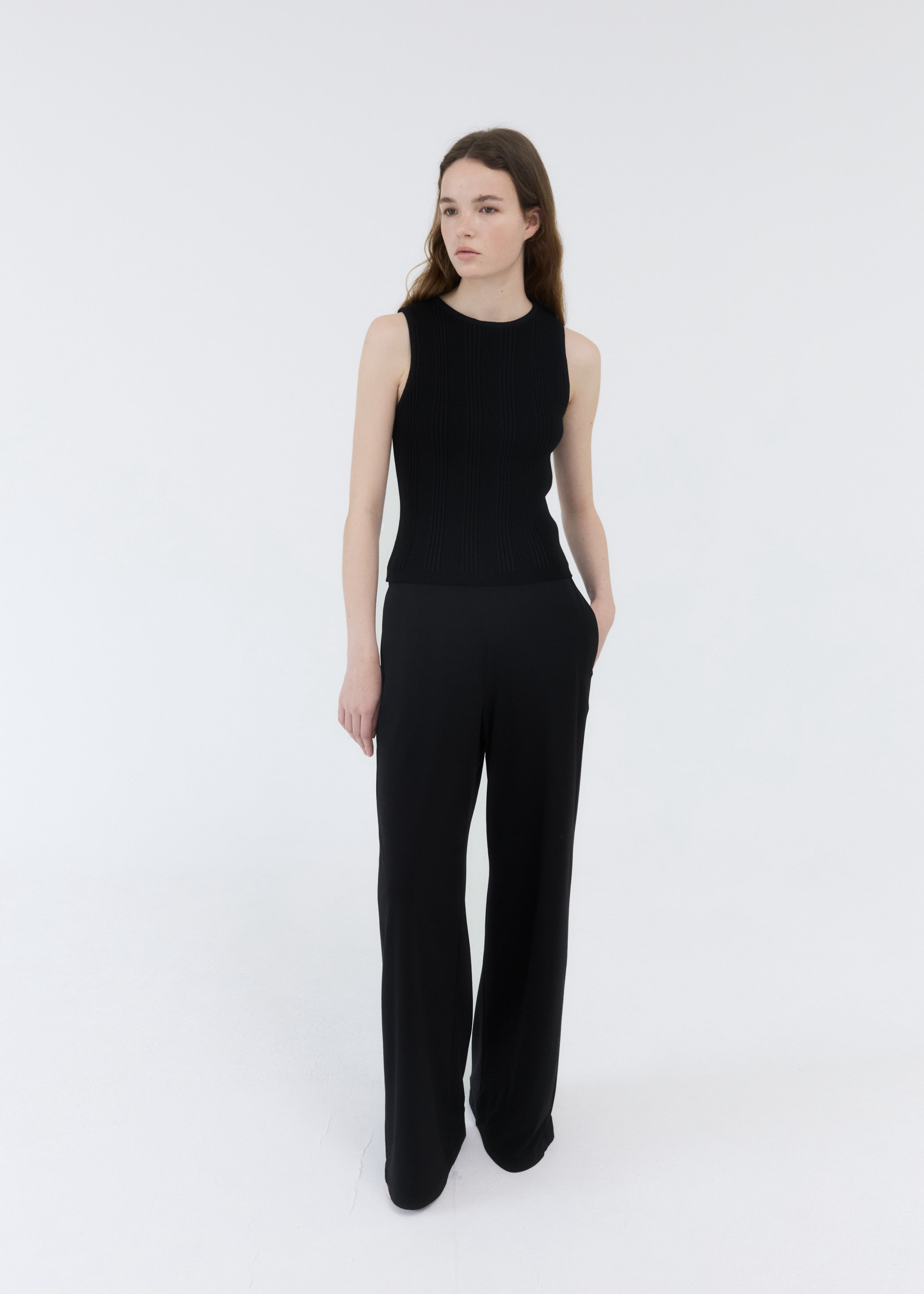 RIBBED SLIM SLEEVELESS TOP