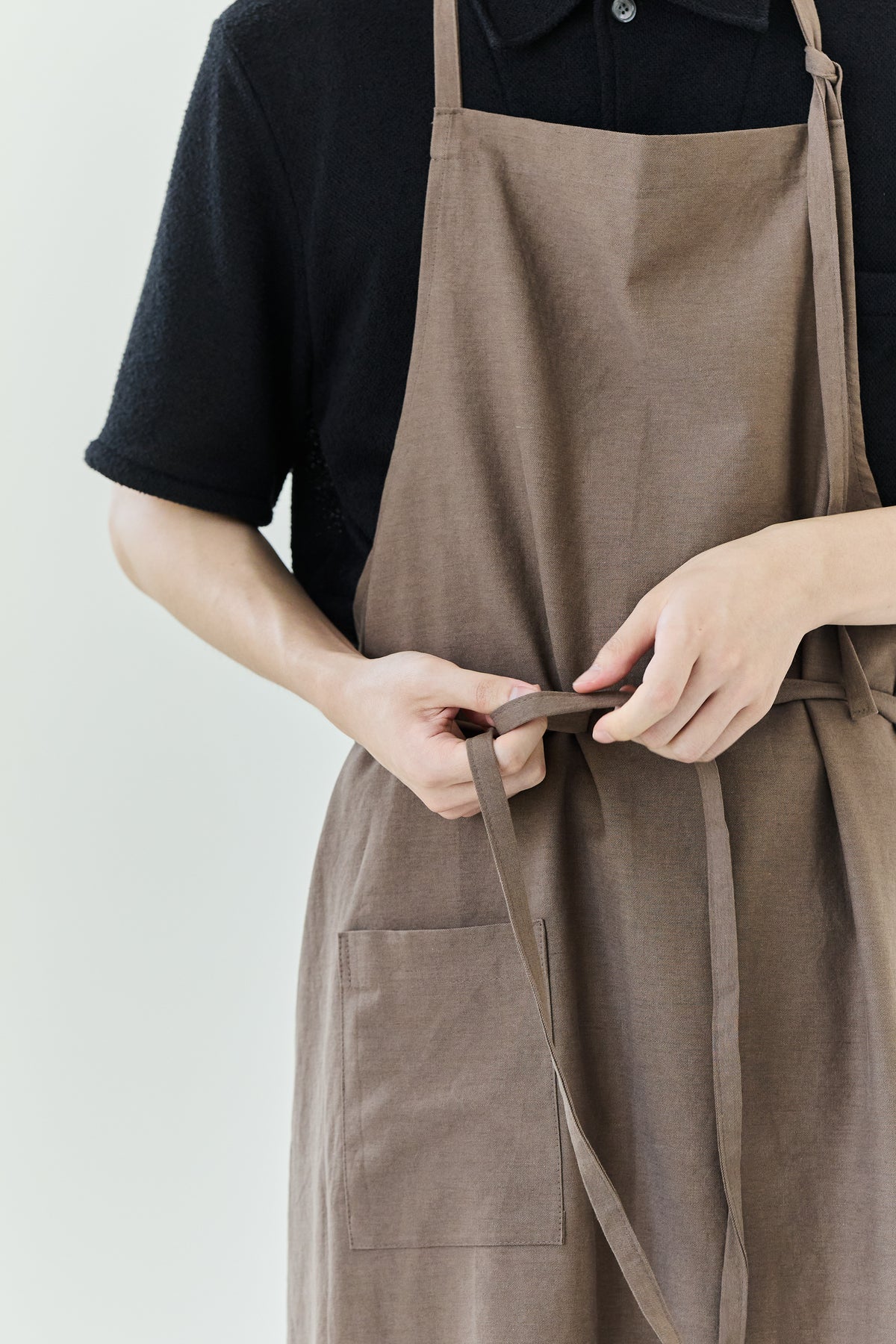 LONG APRON
