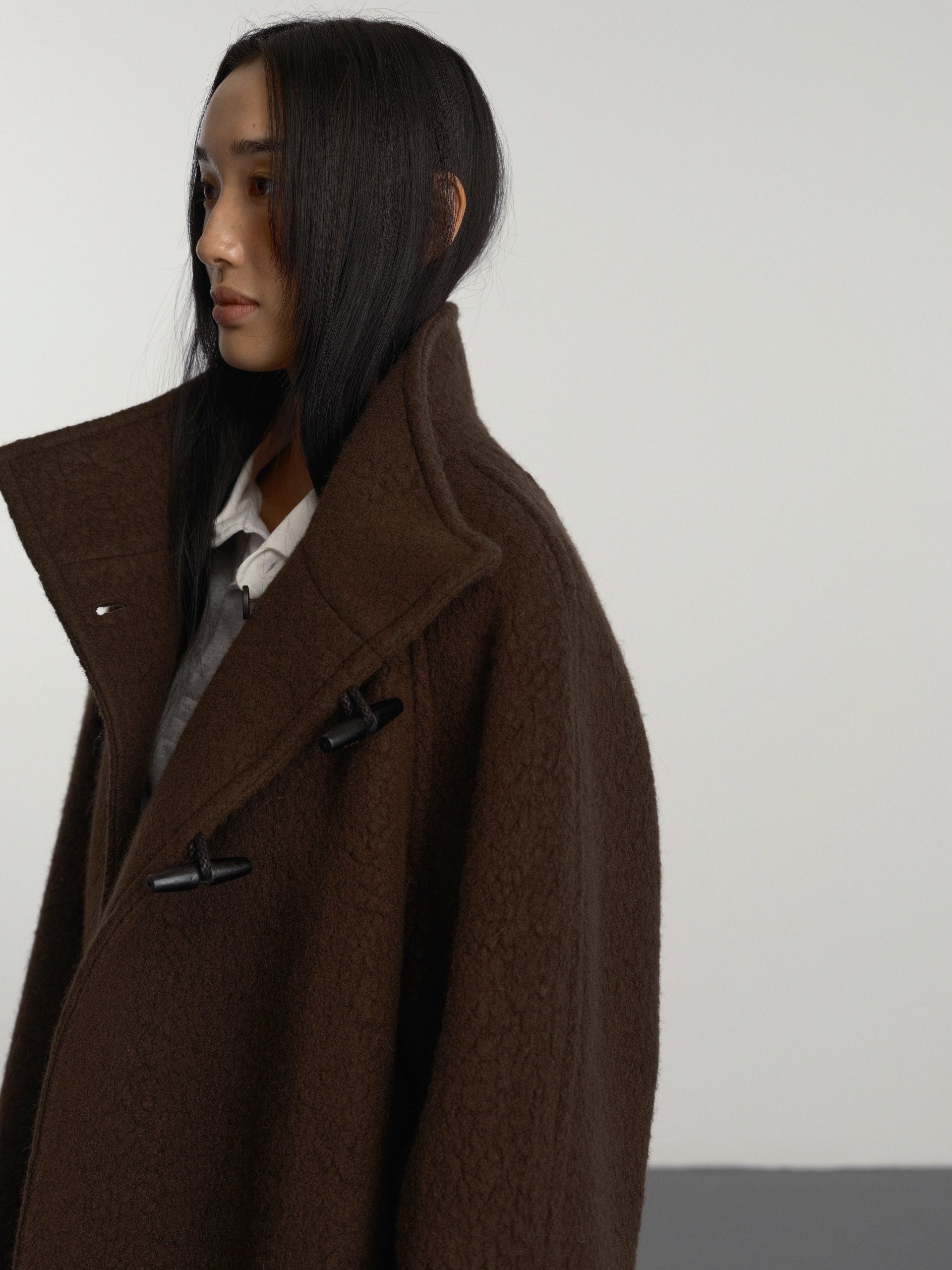 HIGH-NECK TOGGLE COAT