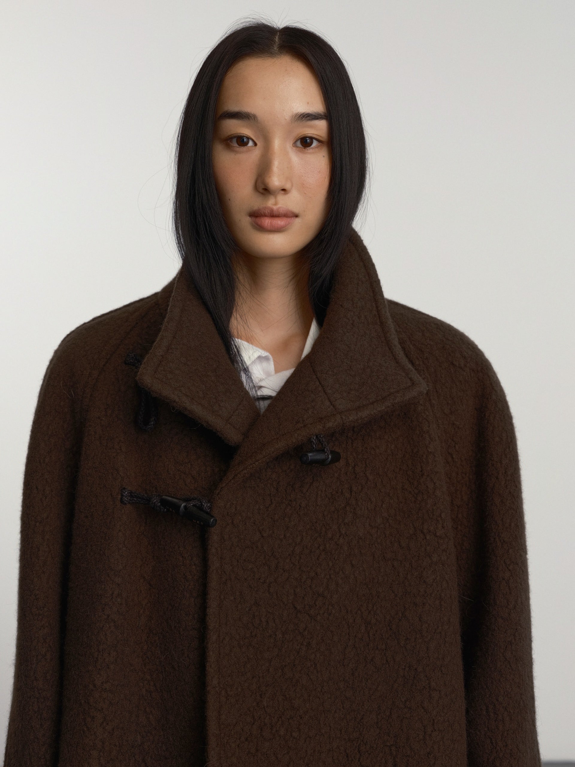 HIGH-NECK TOGGLE COAT