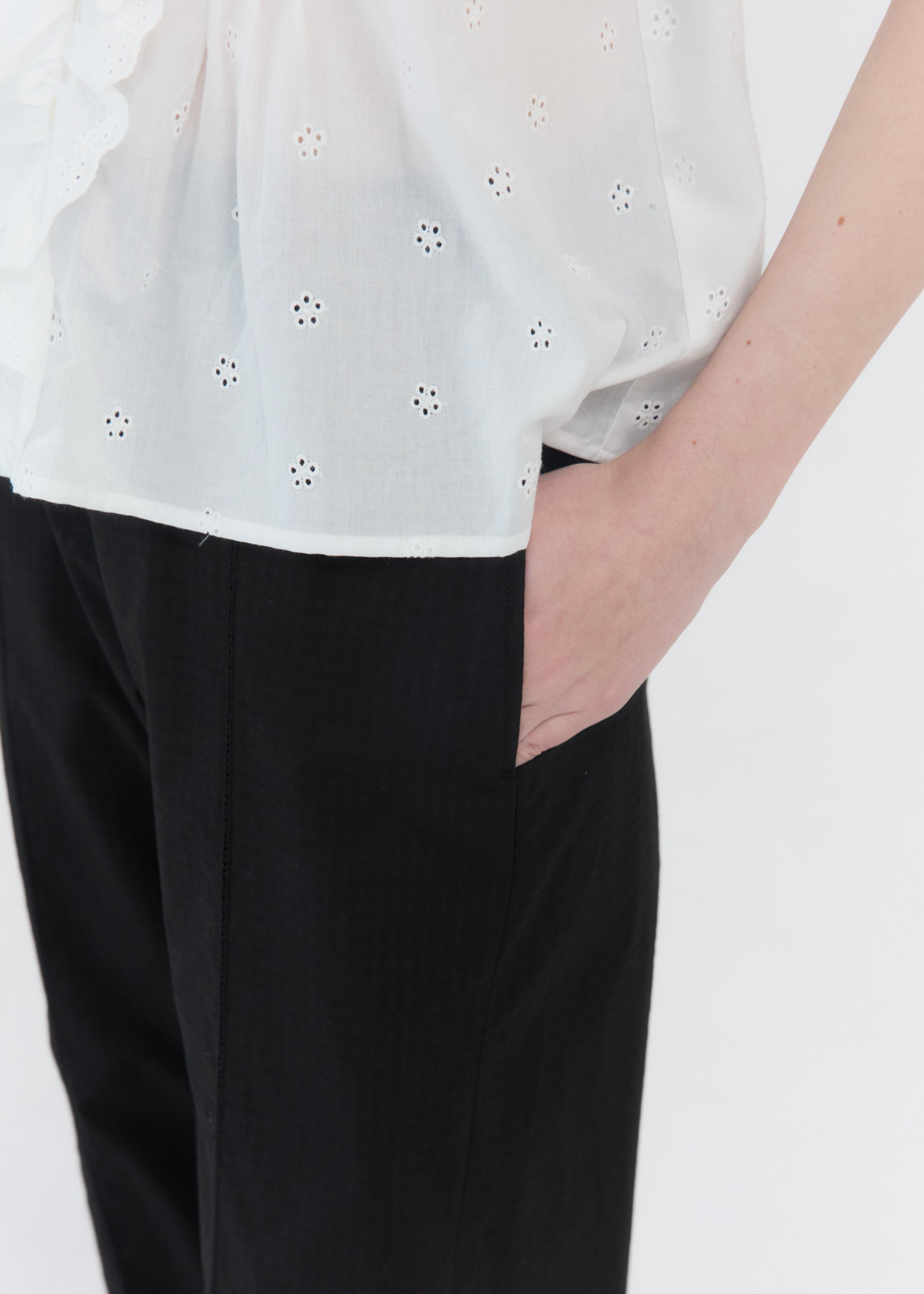 FRILL PANTS