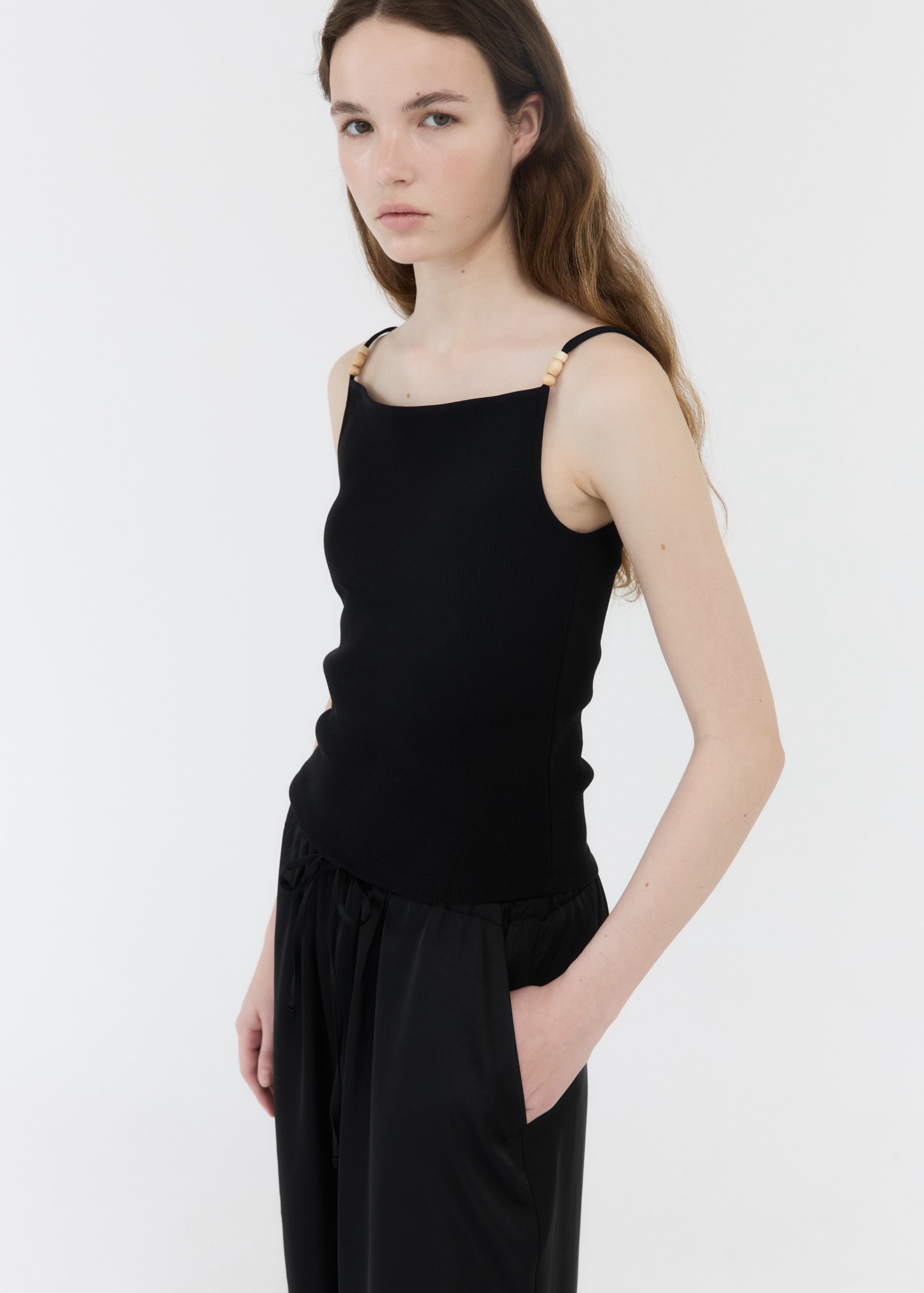 WOOD BEADS SLEEVELESS