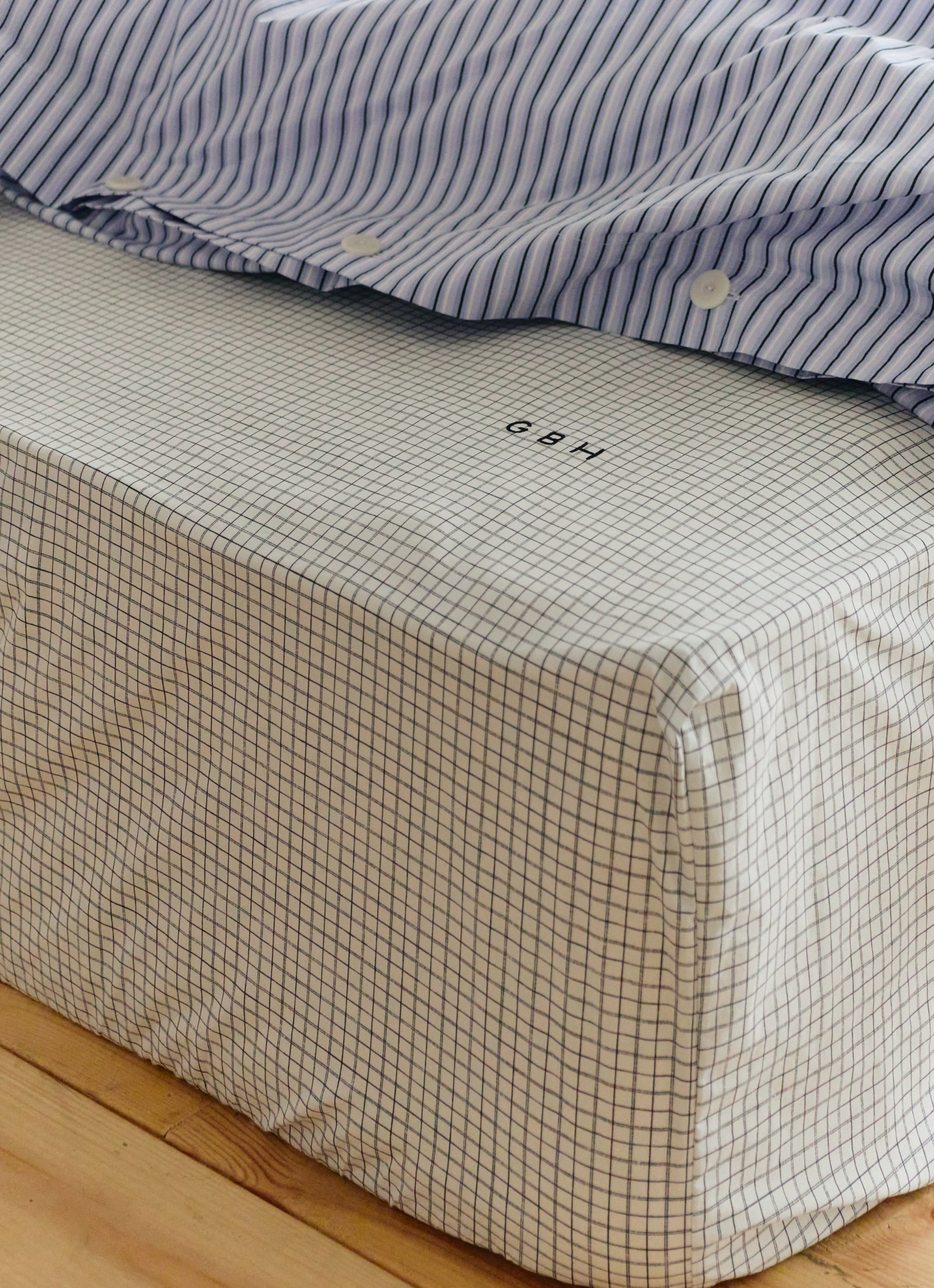 FITTED SHEET / 9 COLORS / 2 SIZES