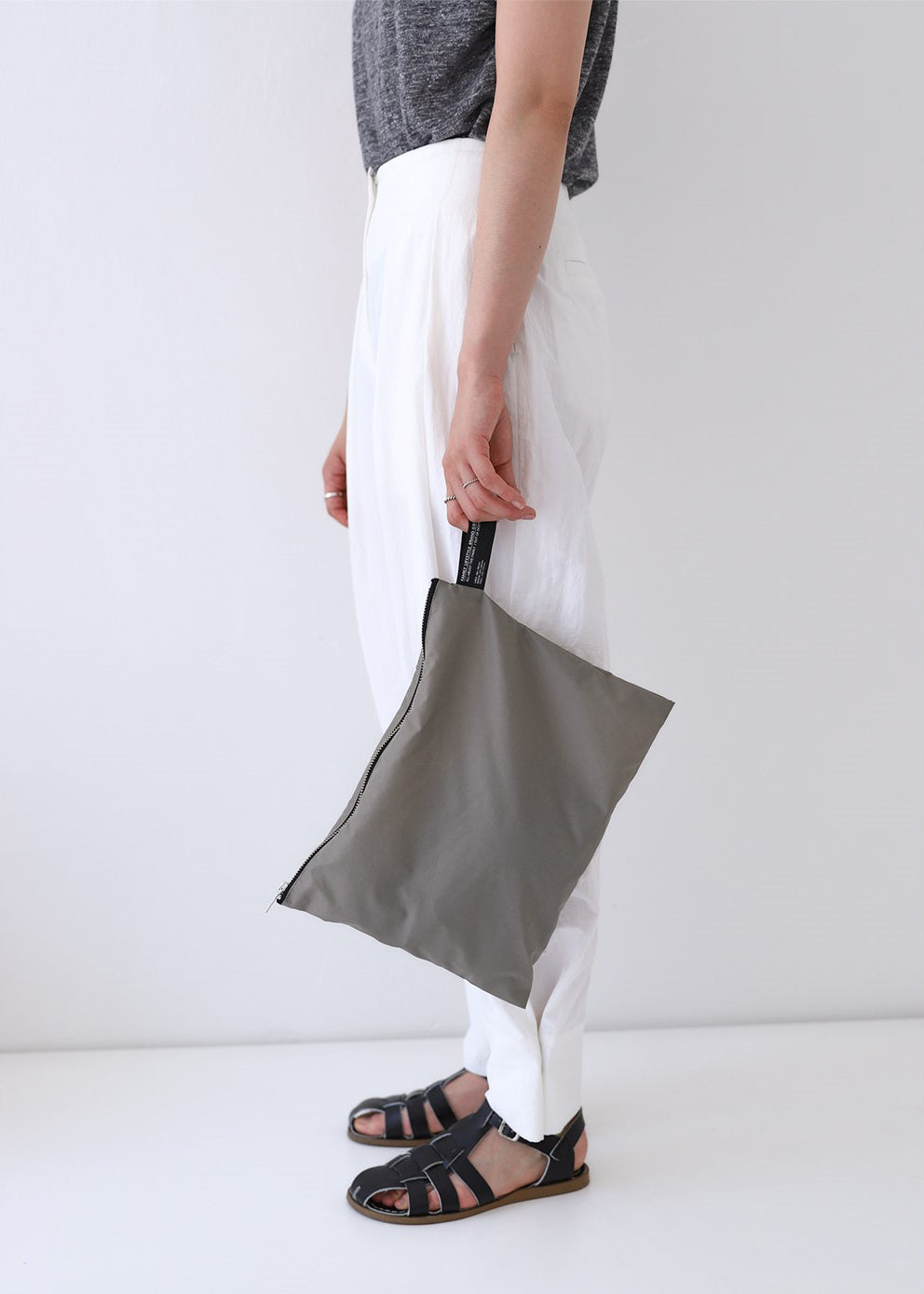 WATERPROOF POUCH