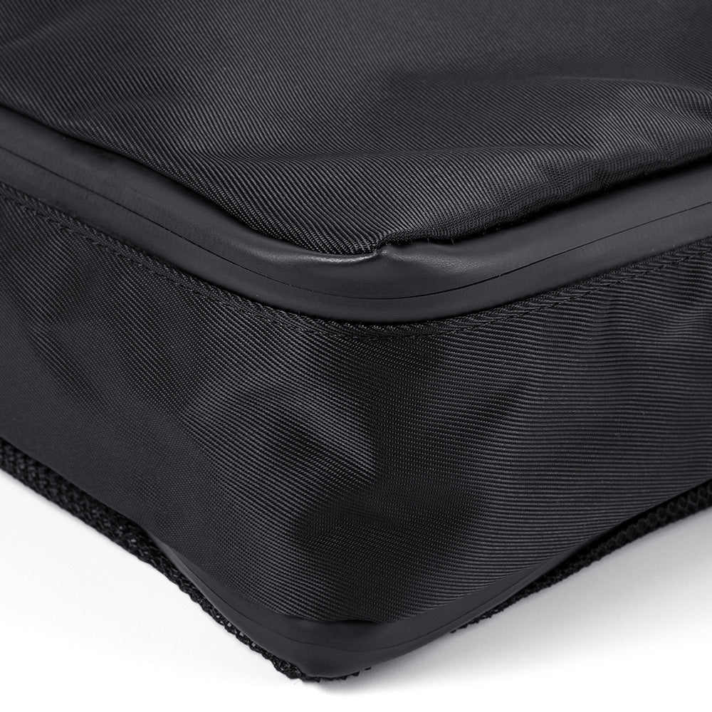 TRAVEL POUCH