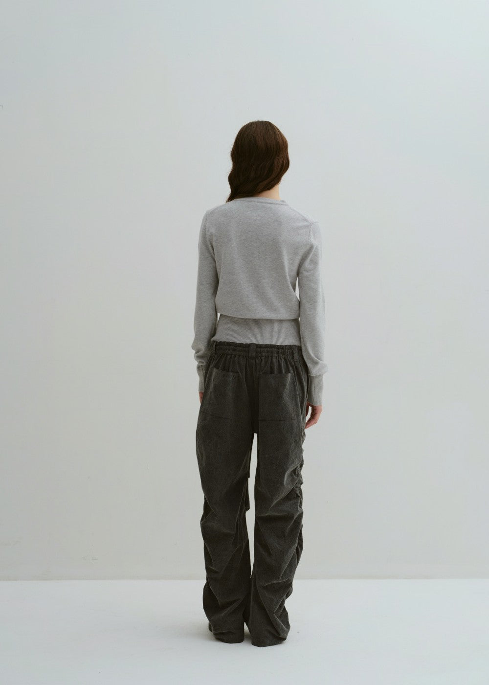upload_20240925__APA3PT020CHFF_03_shirring pants-Charcoal_4.jpg