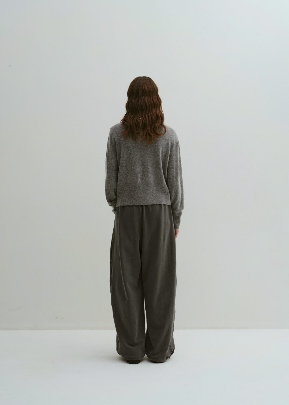 upload_20240925__APA3PT040LIFF_03_curved oversized sweatpants-Charcoal_4.jpg