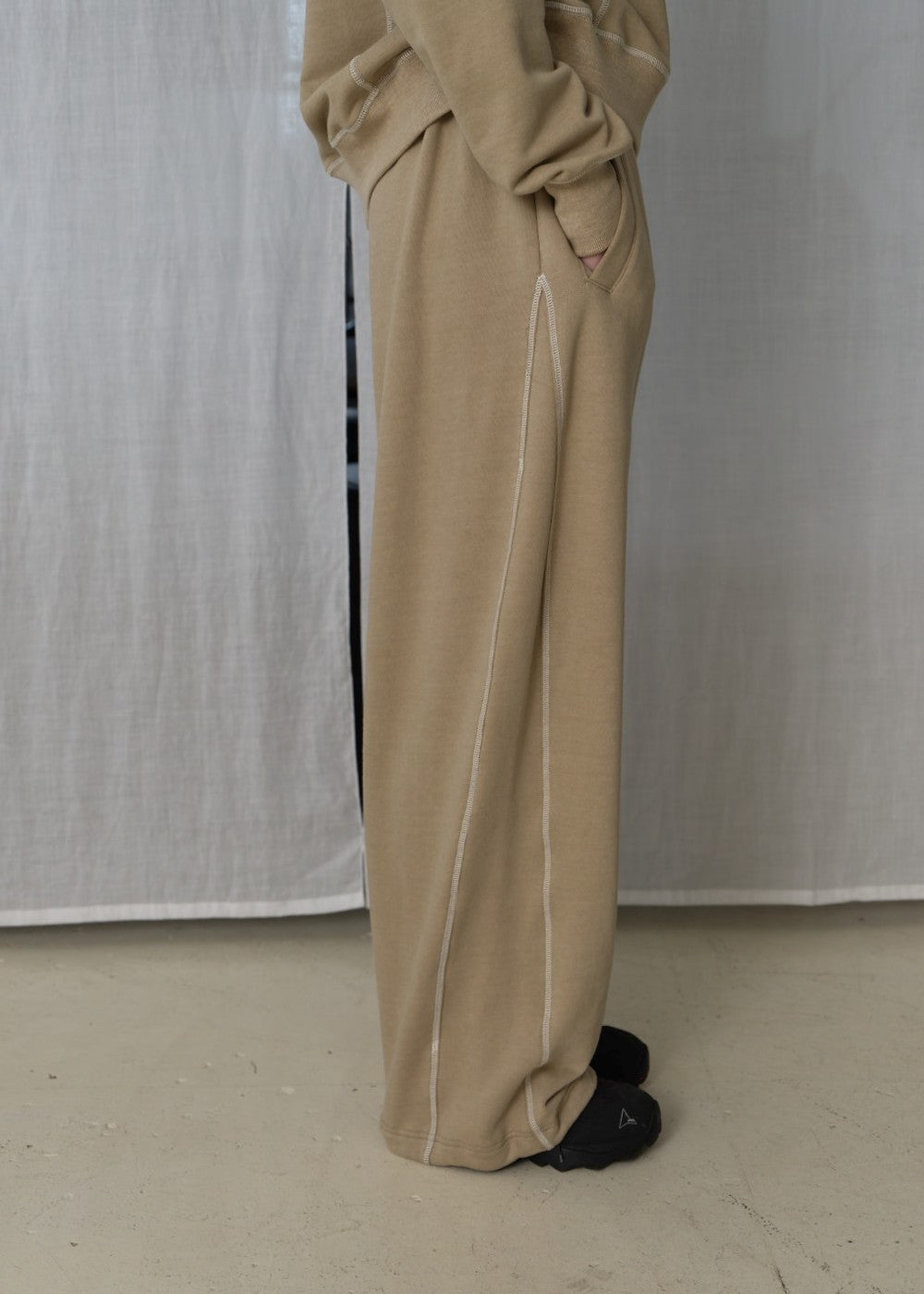 upload_20240925__APA3PT040LIFF_20_curved oversized sweatpants-lime_8.jpg