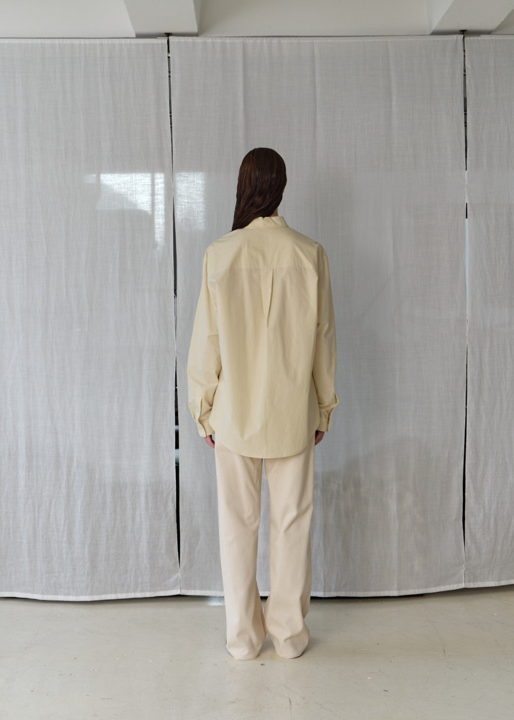 upload_20240925__APA3SH010BLFF_17_oversized cotton painter shirt-lemon cream_4.jpg