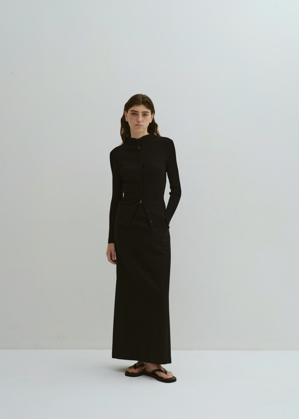 upload_20240925__APA3SK020BKS_01_wool maxi skirt-blak_2.jpg
