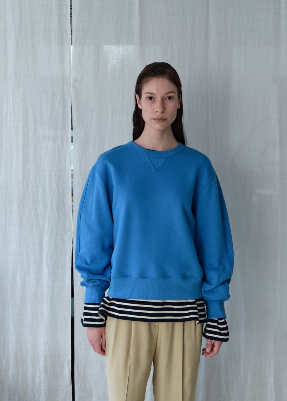 upload_20240925__APA3SW020RDFF_04_Stitch sweatshirt-blue_5.jpg