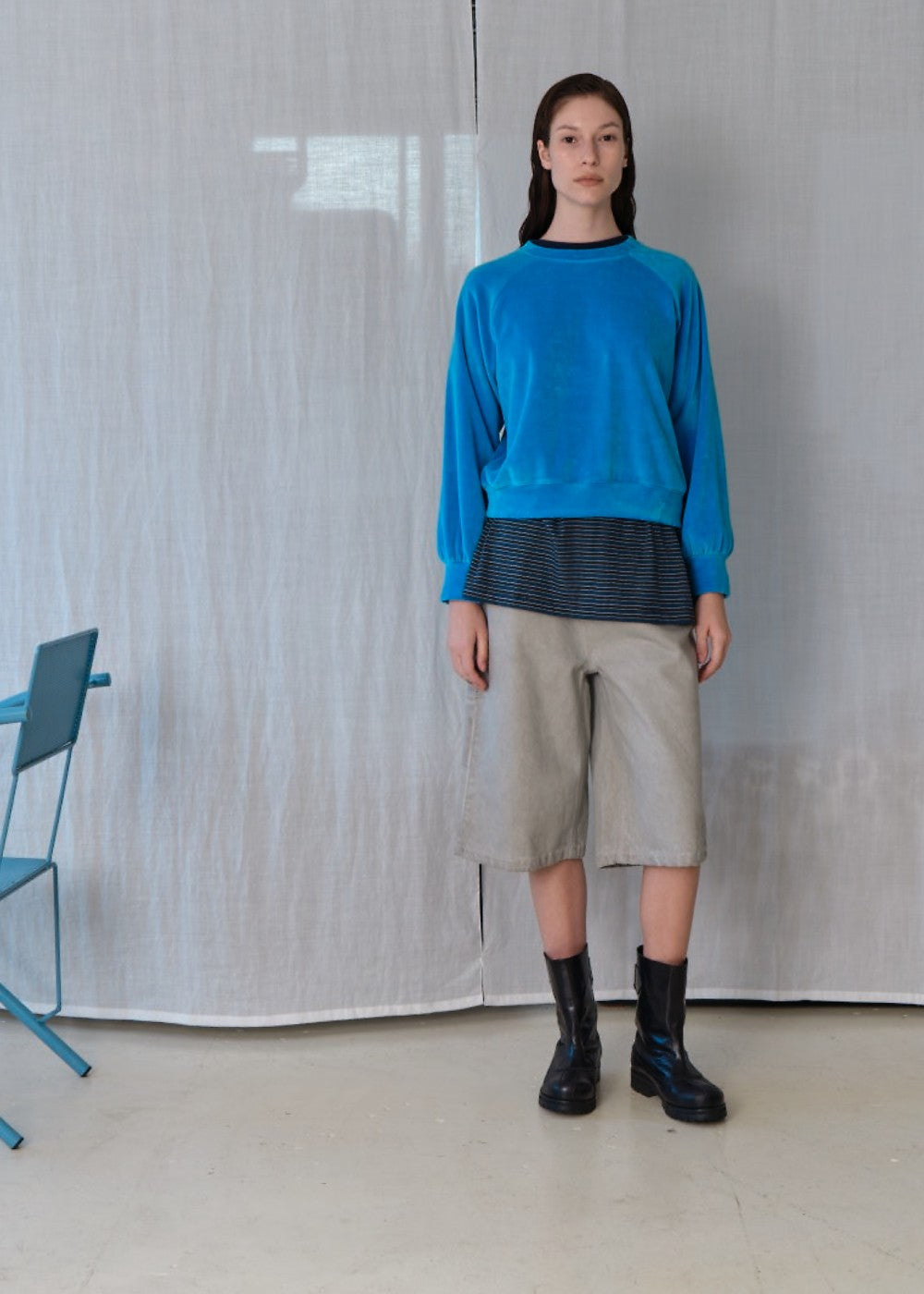 upload_20240925__APA3SW040MGFF_04_velour sweatshirt-blue_5.jpg
