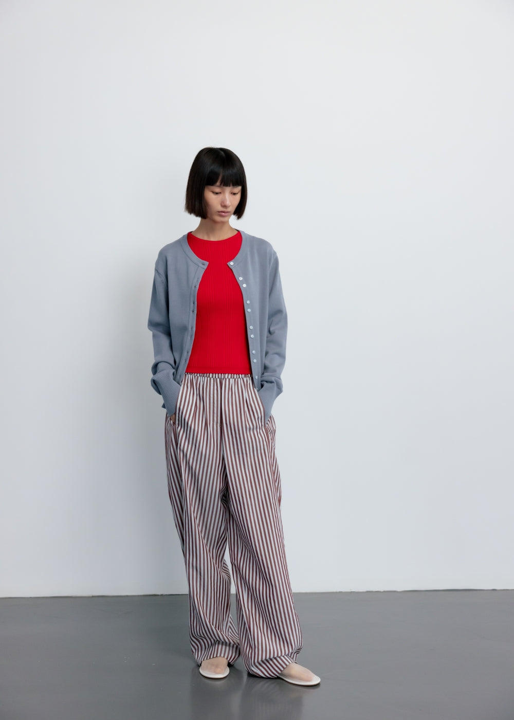 upload_20250124_APA3CD010ABFF_14_완_BUTTON CARDIGAN_ASH BLUE_9.jpg