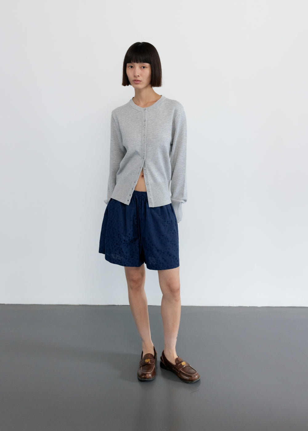 upload_20250124_APA3CD010CGFF_12_완_BUTTON CARDIGAN_COOL GREY_8.jpg