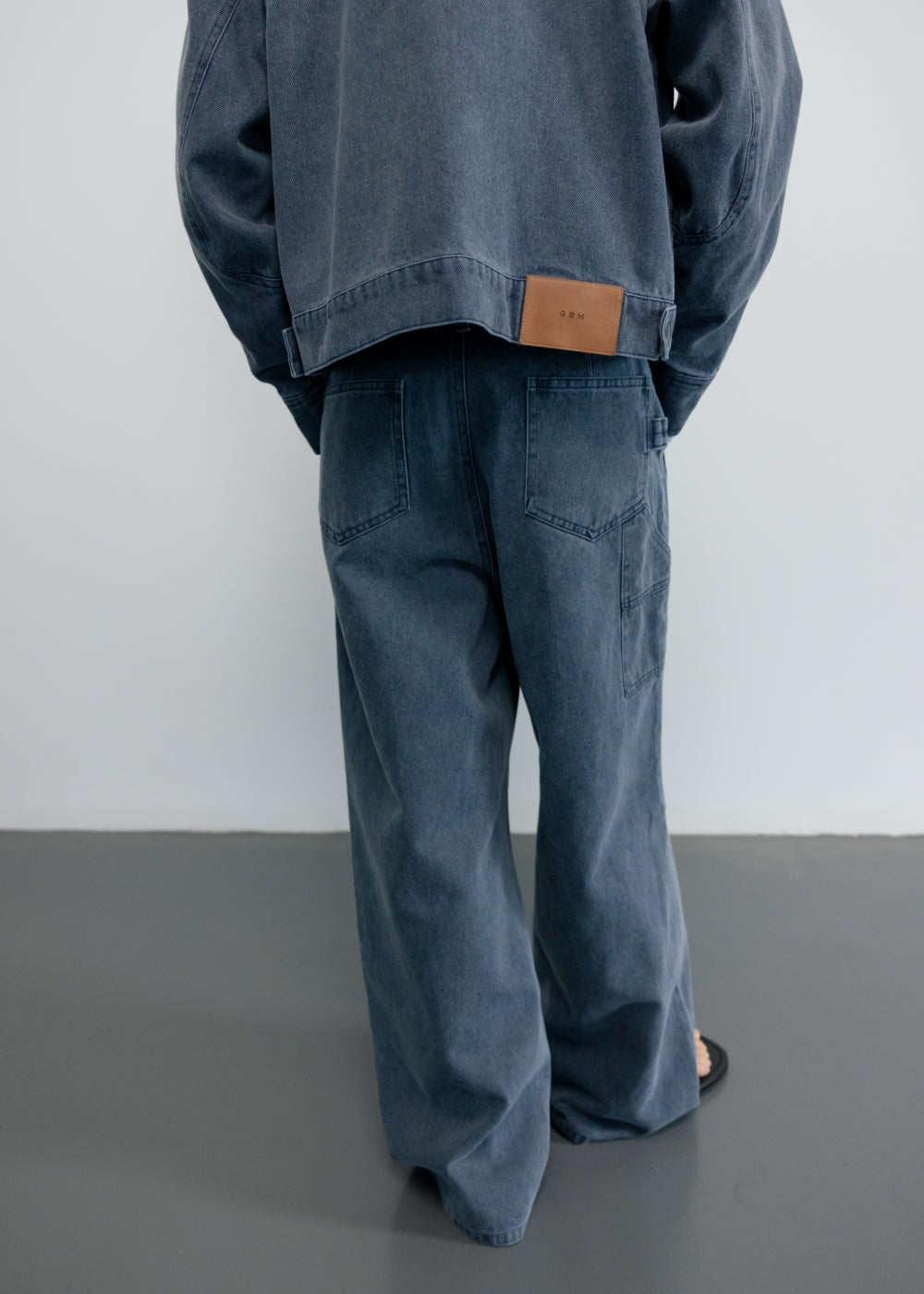 upload_20250124_APB1PT100NYS_12_완_CARPENTER PANTS_NAVY_6.jpg