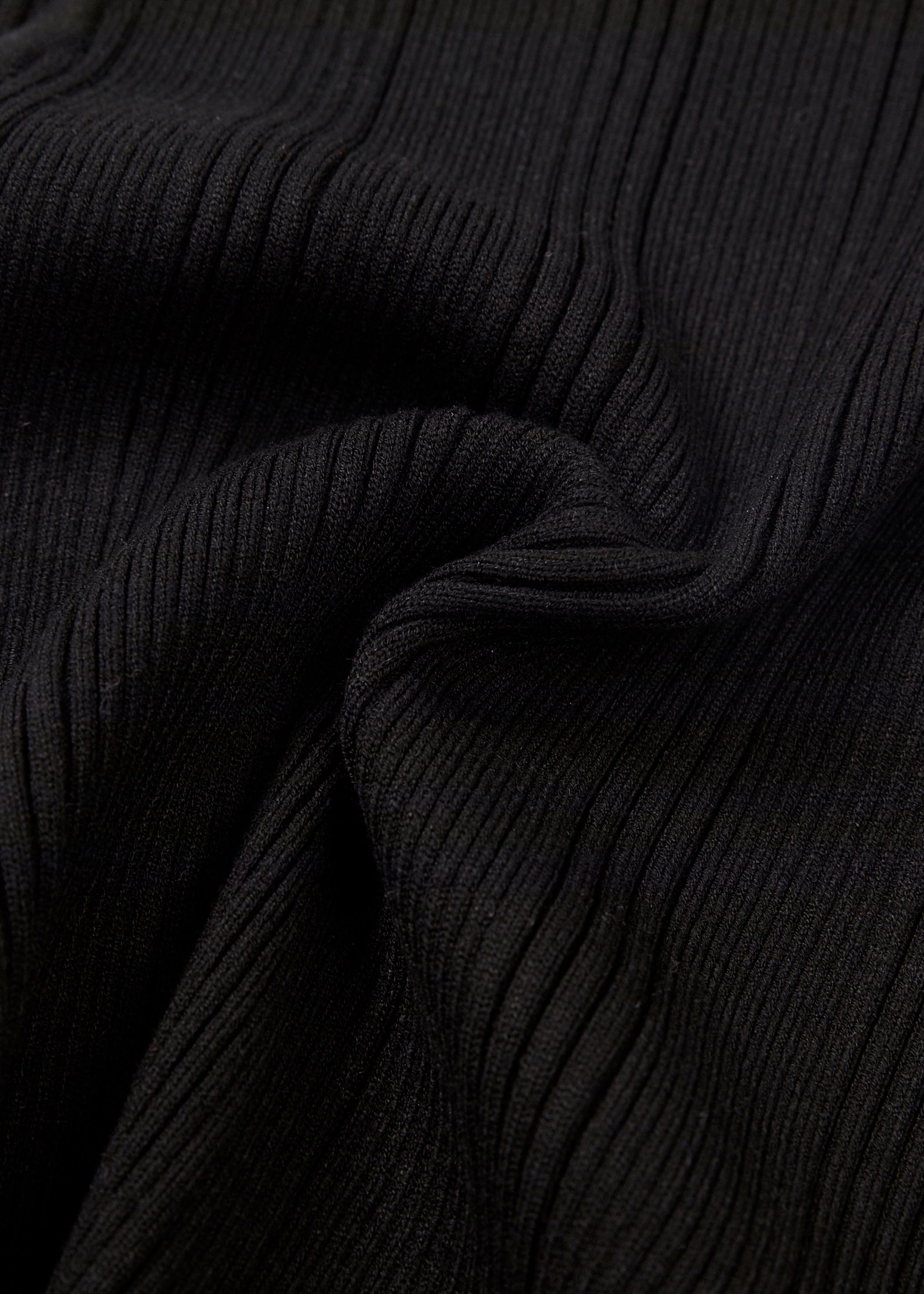 RIBBED SLIM SLEEVELESS TOP