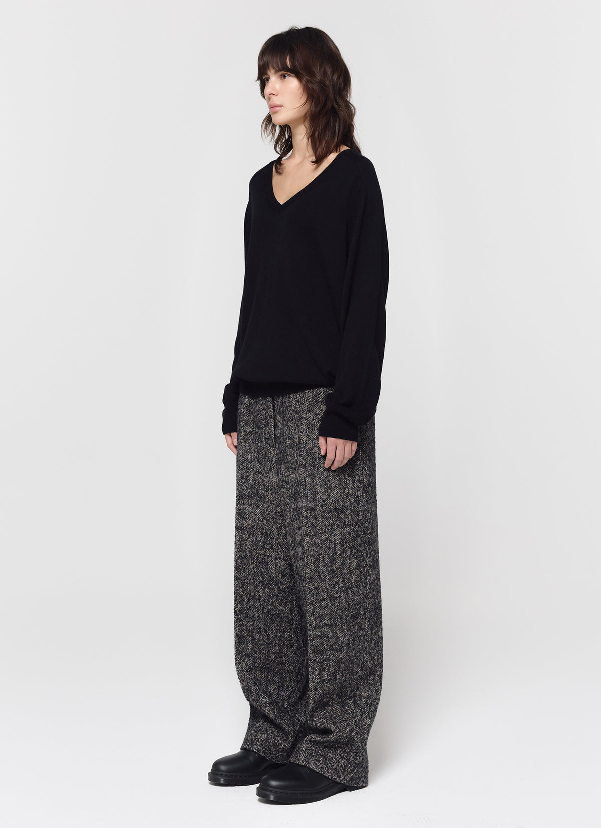 26FW LOOSE V-NECK KNIT