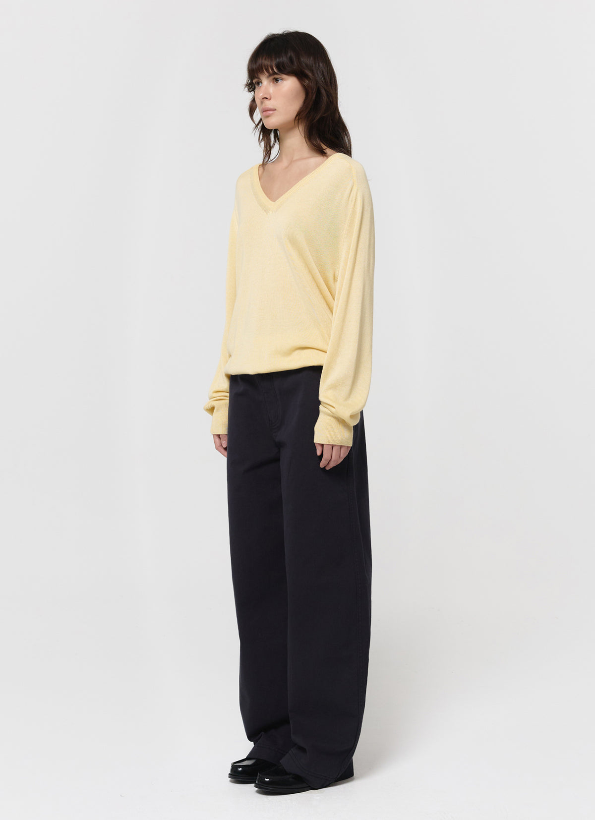26FW LOOSE V-NECK KNIT