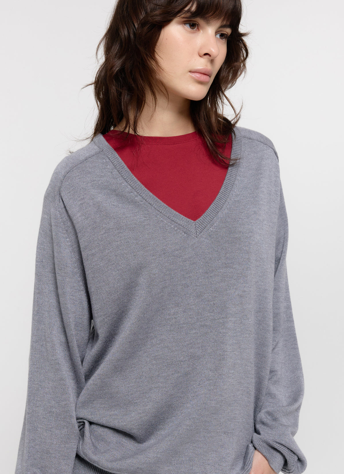 26FW LOOSE V-NECK KNIT