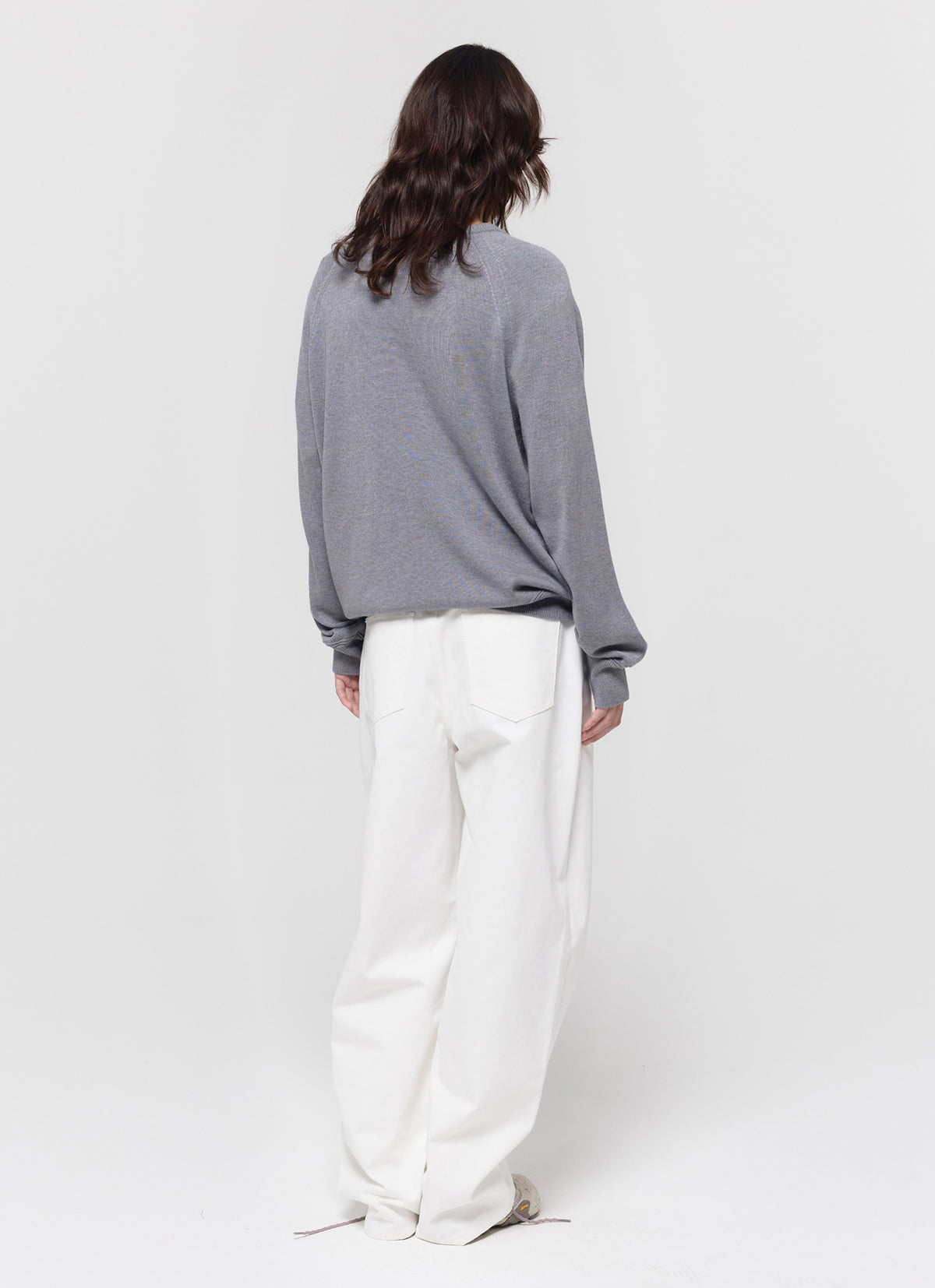 26FW LOOSE V-NECK KNIT