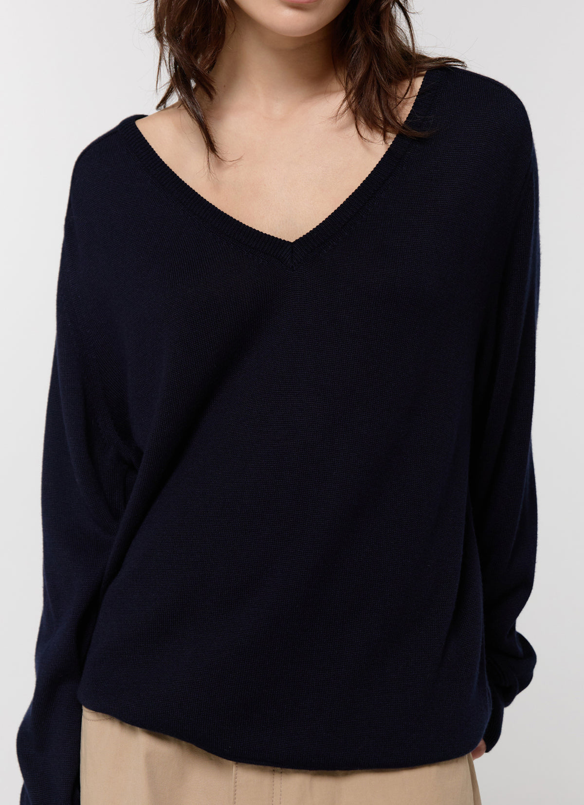 26FW LOOSE V-NECK KNIT
