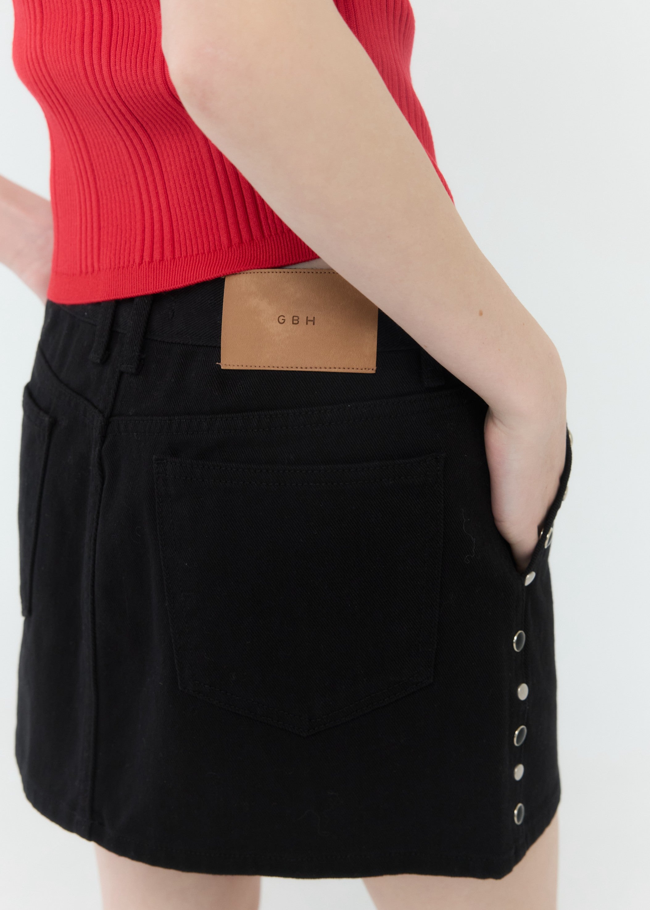 STUD POINT MINI SKIRT