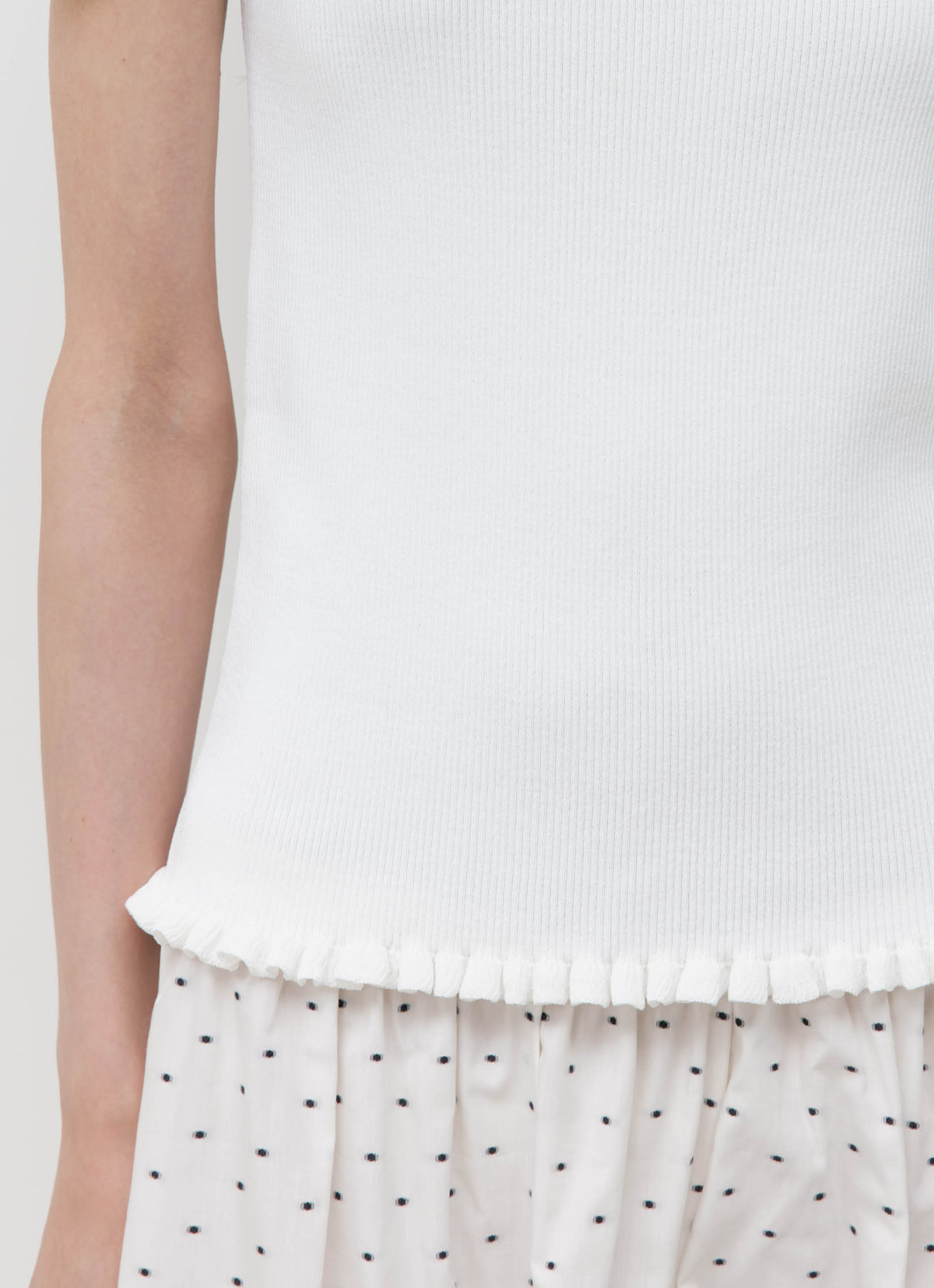 26FW RIBBED FRILL SLEEVELESS