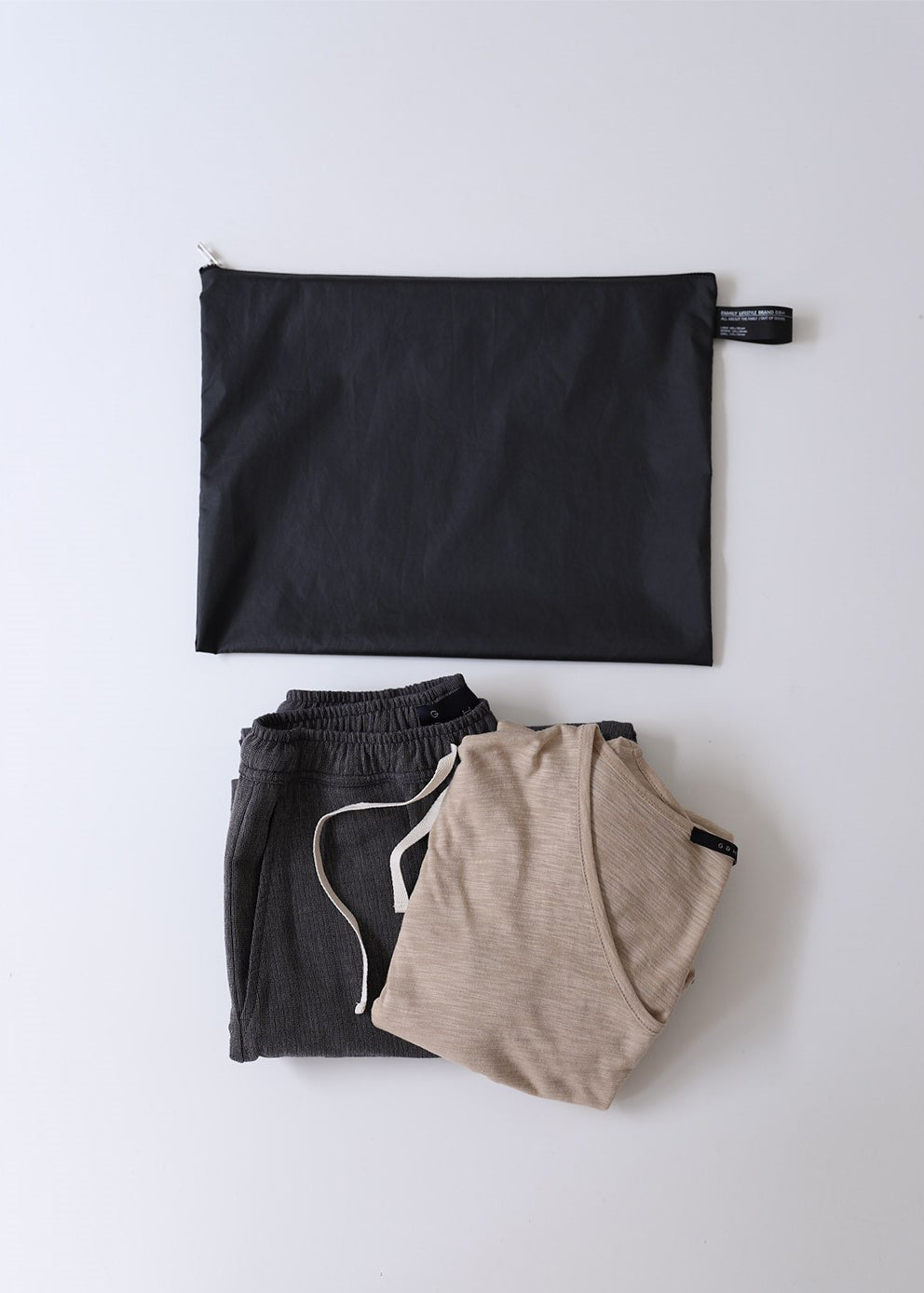 WATERPROOF POUCH