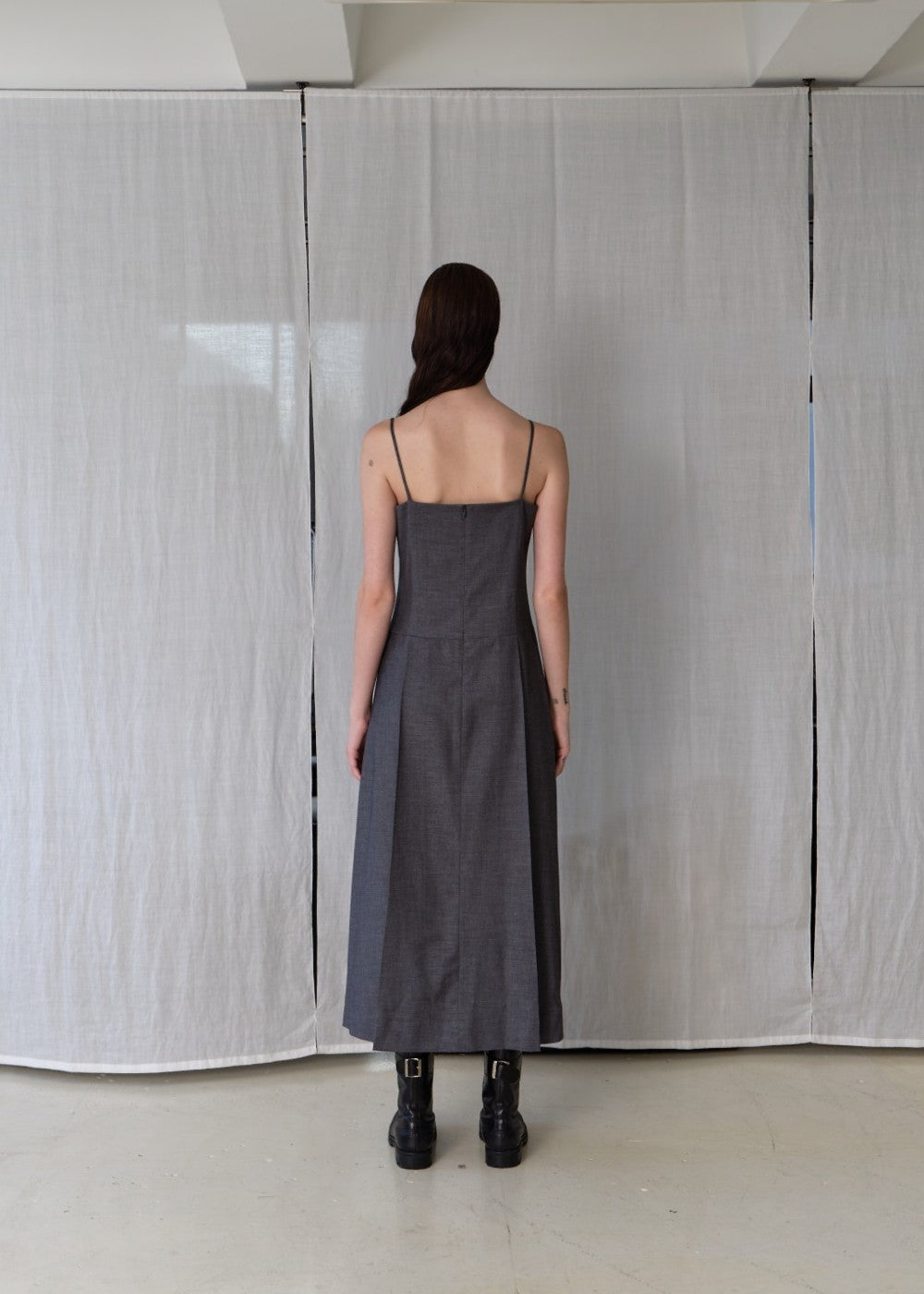upload_20240925__APA3DR020GYFF_03_maxi dress-grey_4.jpg