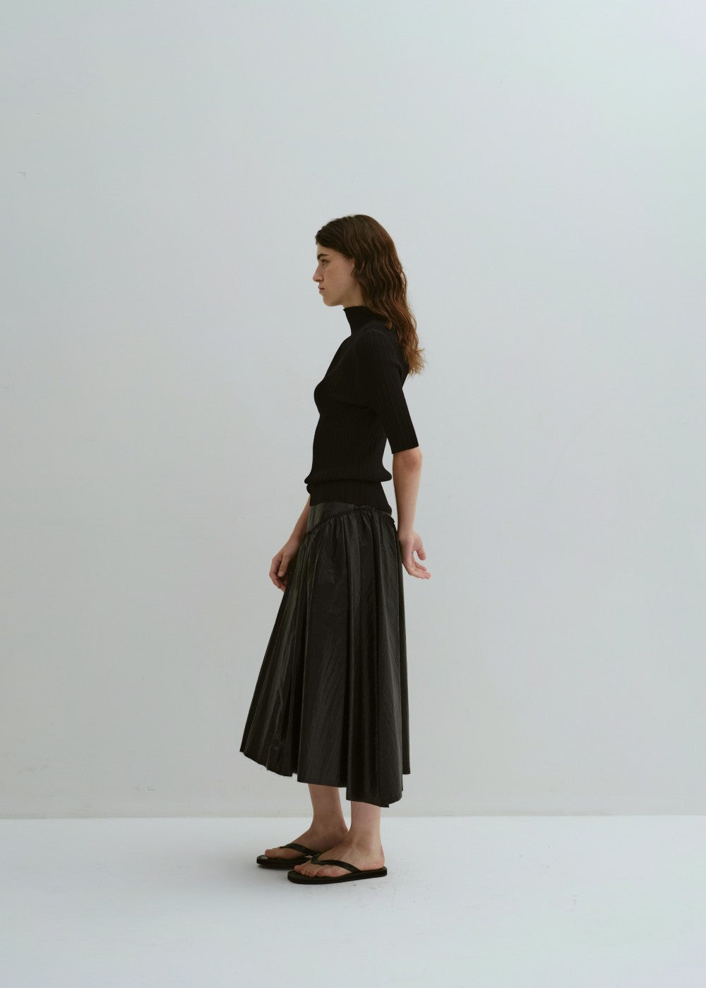 upload_20240925__APA3SK010BKS_02_unbalance Puckering skirt-black_3.jpg