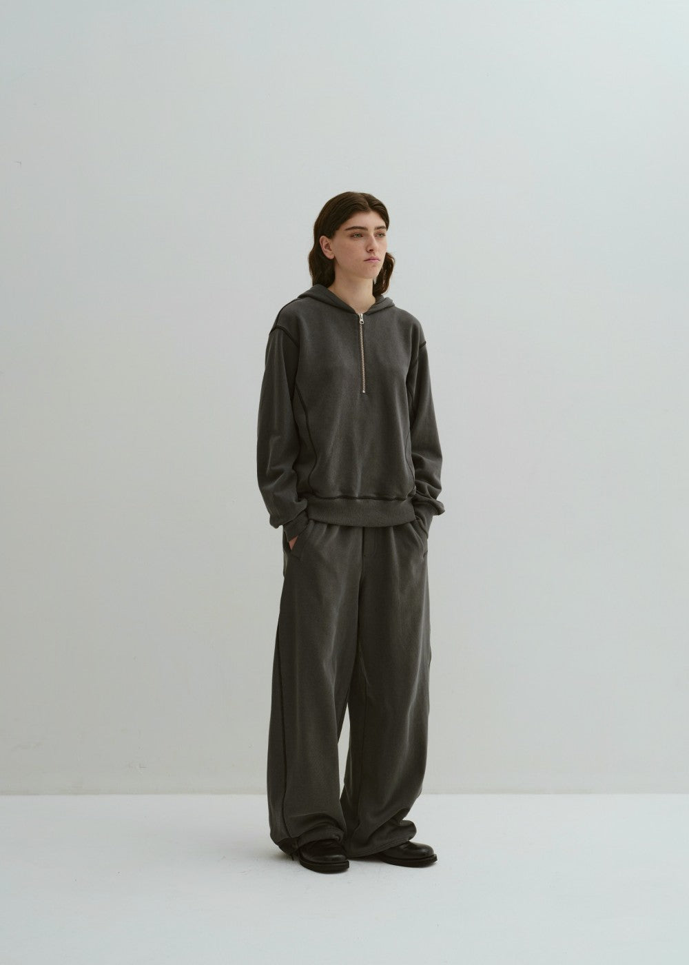 upload_20240925__APA3SW010CHFF_04_half zip-up hood-Charcoal_5.jpg