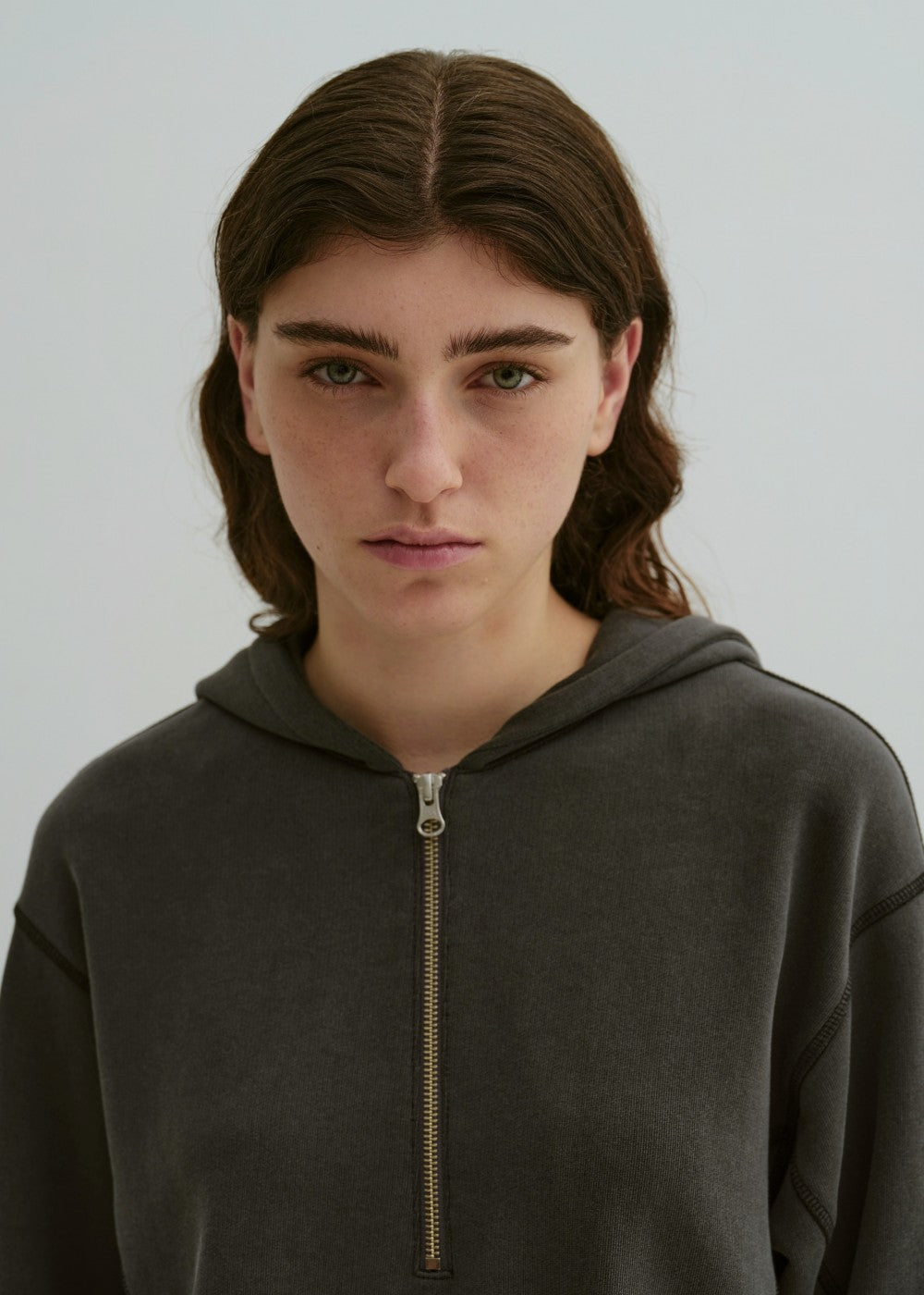 upload_20240925__APA3SW010CHFF_07_half zip-up hood-Charcoal_8.jpg